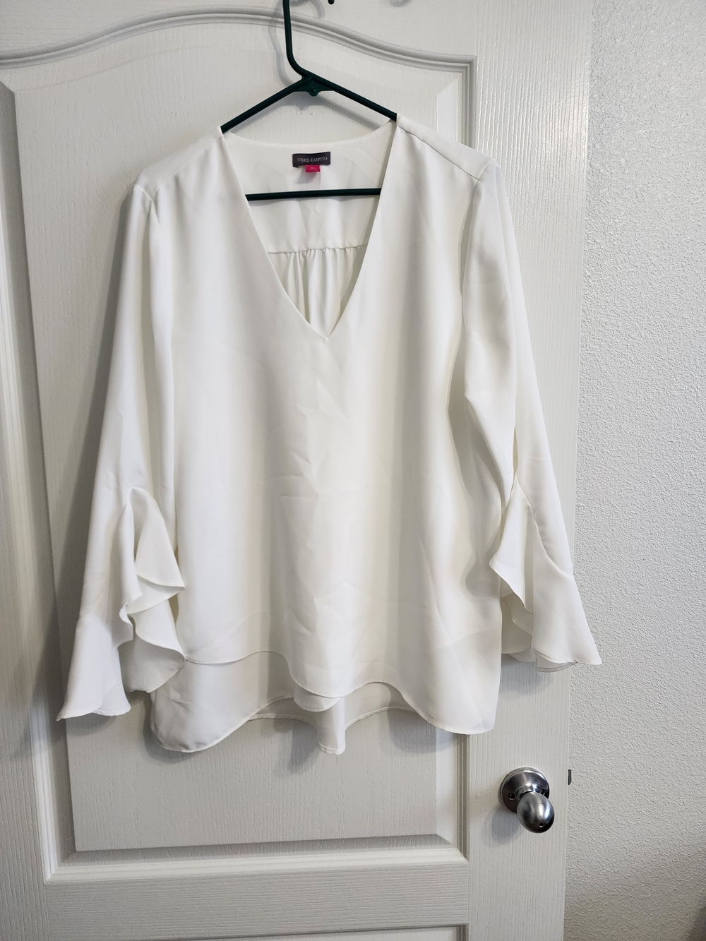 Vince Camuto Ivory V-Neck Ruffle Sleeve Blouse